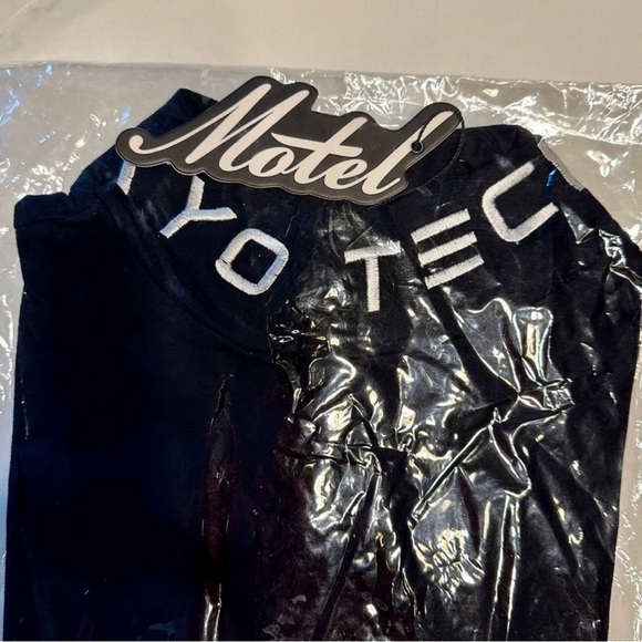 NWT Motel Rocks Black White Tokyo Techno Rhala Crop Long Sleeve Top Size S - Picture 7 of 13